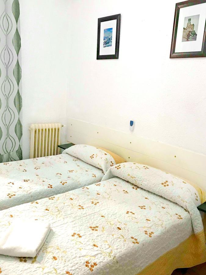 Hostal Los Arcos Madrid Ngoại thất bức ảnh