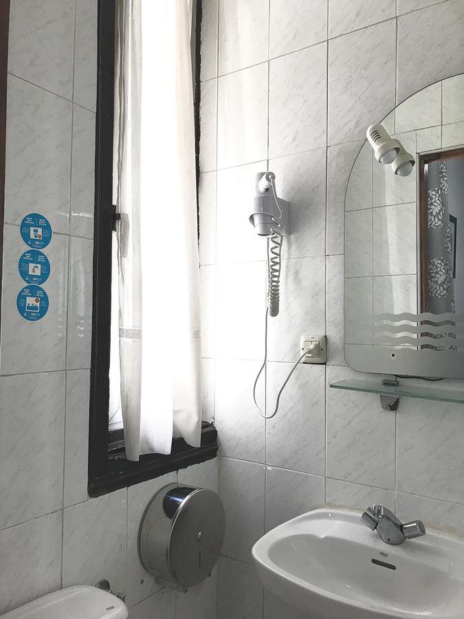 Hostal Los Arcos Madrid Ngoại thất bức ảnh