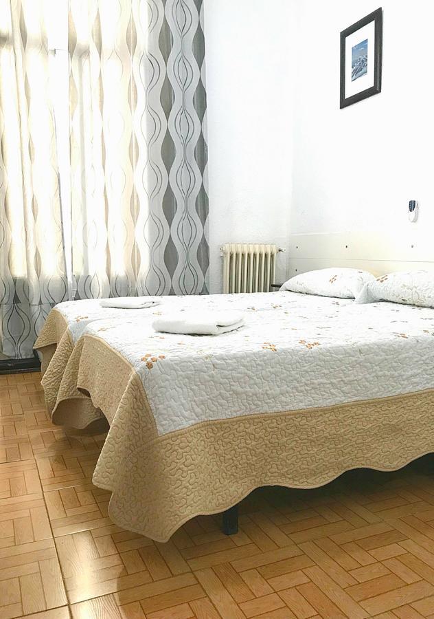 Hostal Los Arcos Madrid Ngoại thất bức ảnh